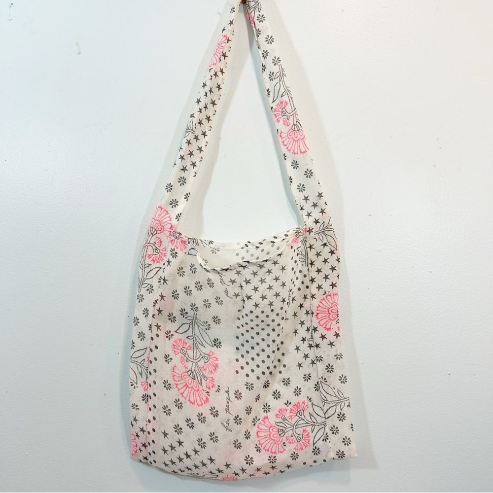 Free People White and Pink Floral Hobo Market Beach Bag Bohemian